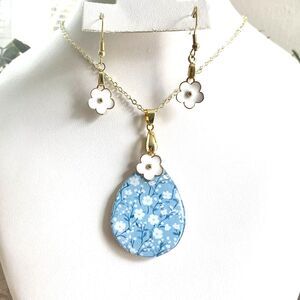 Handmade Blue Floral Teardrop & White Flower Earrings Jewelry Set – Gold Tone